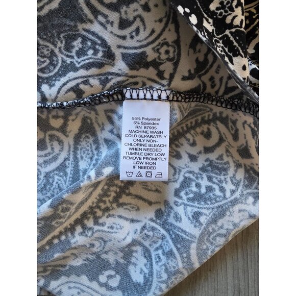 Susan Graver XL Black & White Paisley Print Tunic Top 3/4 Sleeves Liquid Knit - Picture 6 of 9